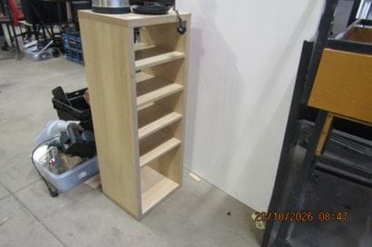 1 meuble étagère en bois stratifié clair...