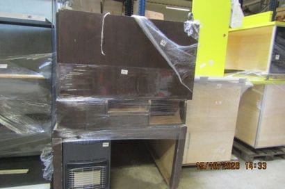 4 distributeurs de vrac en PVC + 2 étales...