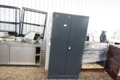 1 armoire métallique haute grise à 2 portes...