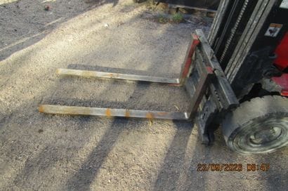1 HYSTER 2-metric-ton forklift, model H2.00XMS,...