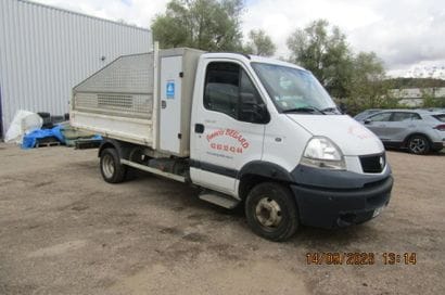 RENAULT MASCOTT 150DXI TIPPER AND PICKUP...