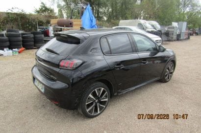 Used Peugeot 208 PureTech 100 S&S 6-Speed...