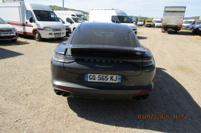 VP PORSCHE PANAMERA 4 E-HYBRID PLATINUM EDITION...