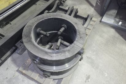 1 table de découpe plasma avec coupe-tube...
