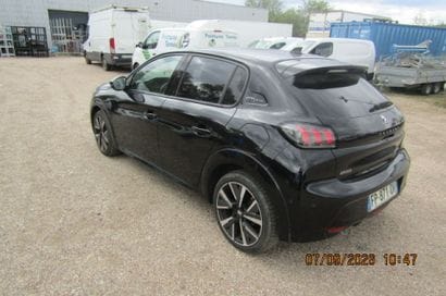 Used Peugeot 208 PureTech 100 S&S 6-Speed...