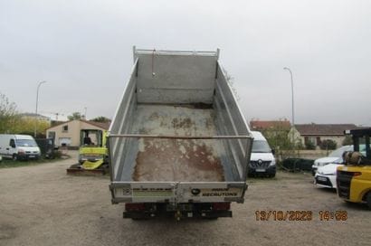 IVECO DAILY TIPPER AND BOX TRUCK 35C16H3.0...