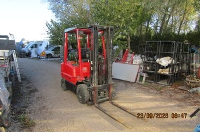 1 HYSTER 2-metric-ton forklift, model H2.00XMS,...