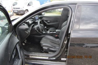 Used Peugeot 208 PureTech 100 S&S 6-Speed...