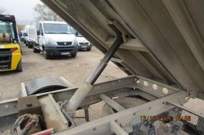 IVECO DAILY TIPPER AND BOX TRUCK 35C16H3.0...