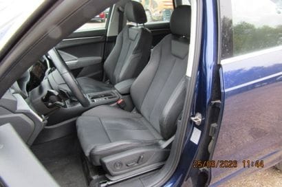 AUDI Q3 35 TDI QUATTRO VP 
Body Style: STATION...