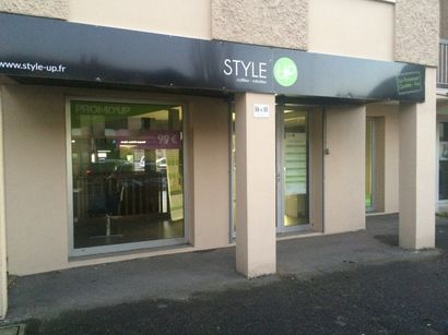 SUR DESIGNATION AU 15 PLACE JULES FERRY 69006 LYON VENTE AUX ENCHERES PUBLIQUES D’UN FONDS DE COMMERCE DE COIFFURE MIXTE – VENTE DE PRODUITS CAPILLAIRES – TOUS SOINS DE BEAUTE ET ESTHETIQUES – VENTE DE PARFUMERIES ET ACCESSOIRES DE MODE SIS 54/56 RUE DE LA REPUBLIQUE 69740 GENAS